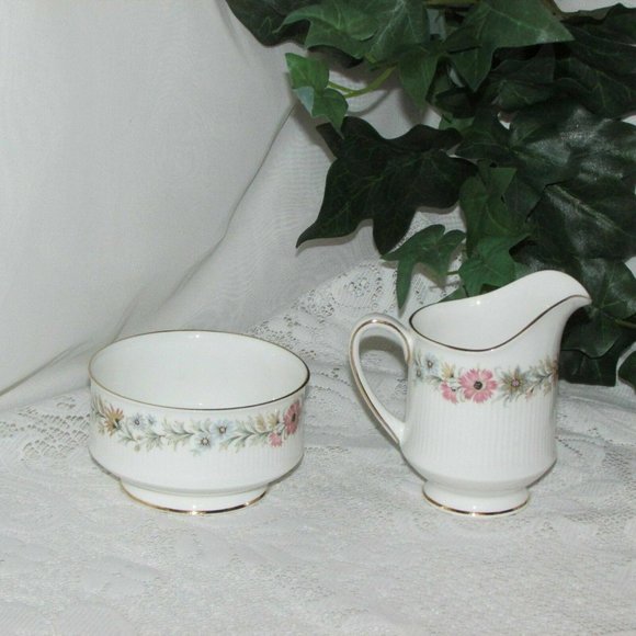 Paragon Belinda Vintage Bone China Creamer & Sugar Bowl Floral Field Flowers - Picture 3 of 6